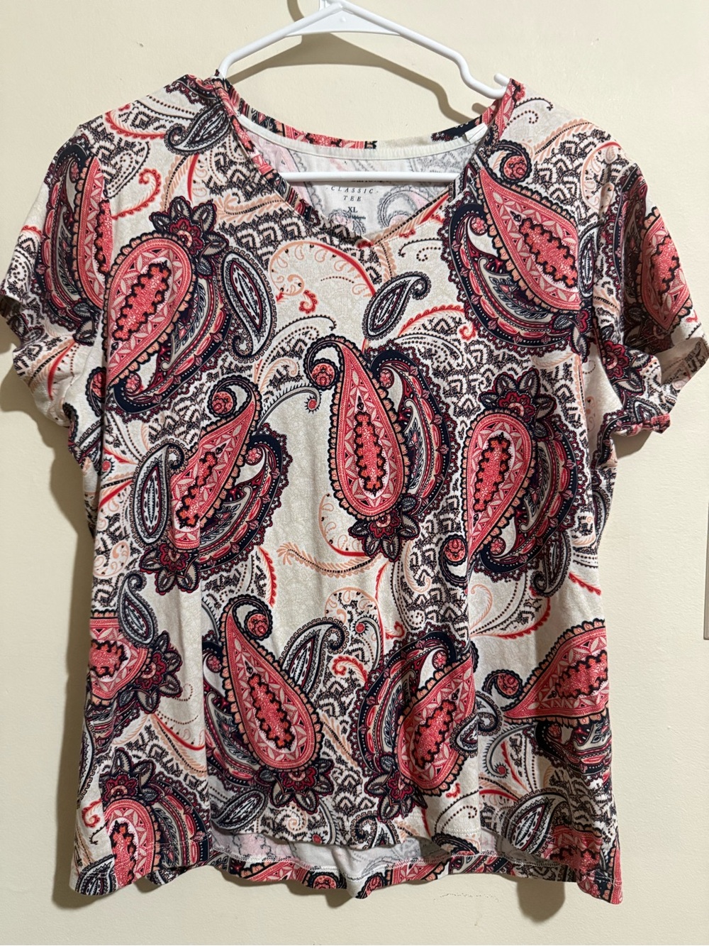 croft & barrow Cream Paisley V-Neck Short Sleeve Top with Pink and Navy Accents